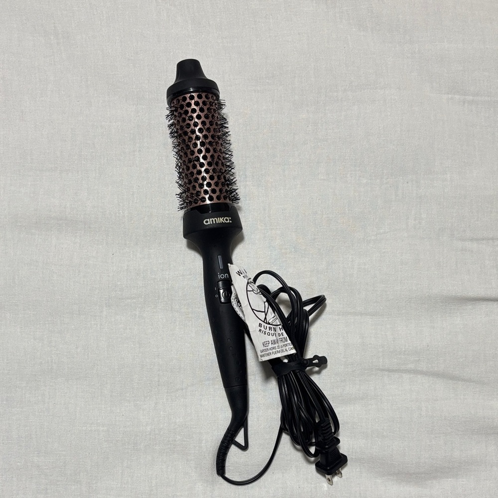 Amika blowout babe thermal round brush